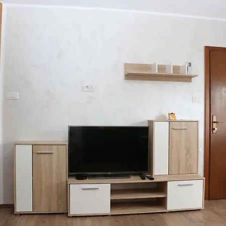 Apartma Lukovi 2 Apartment Obrov